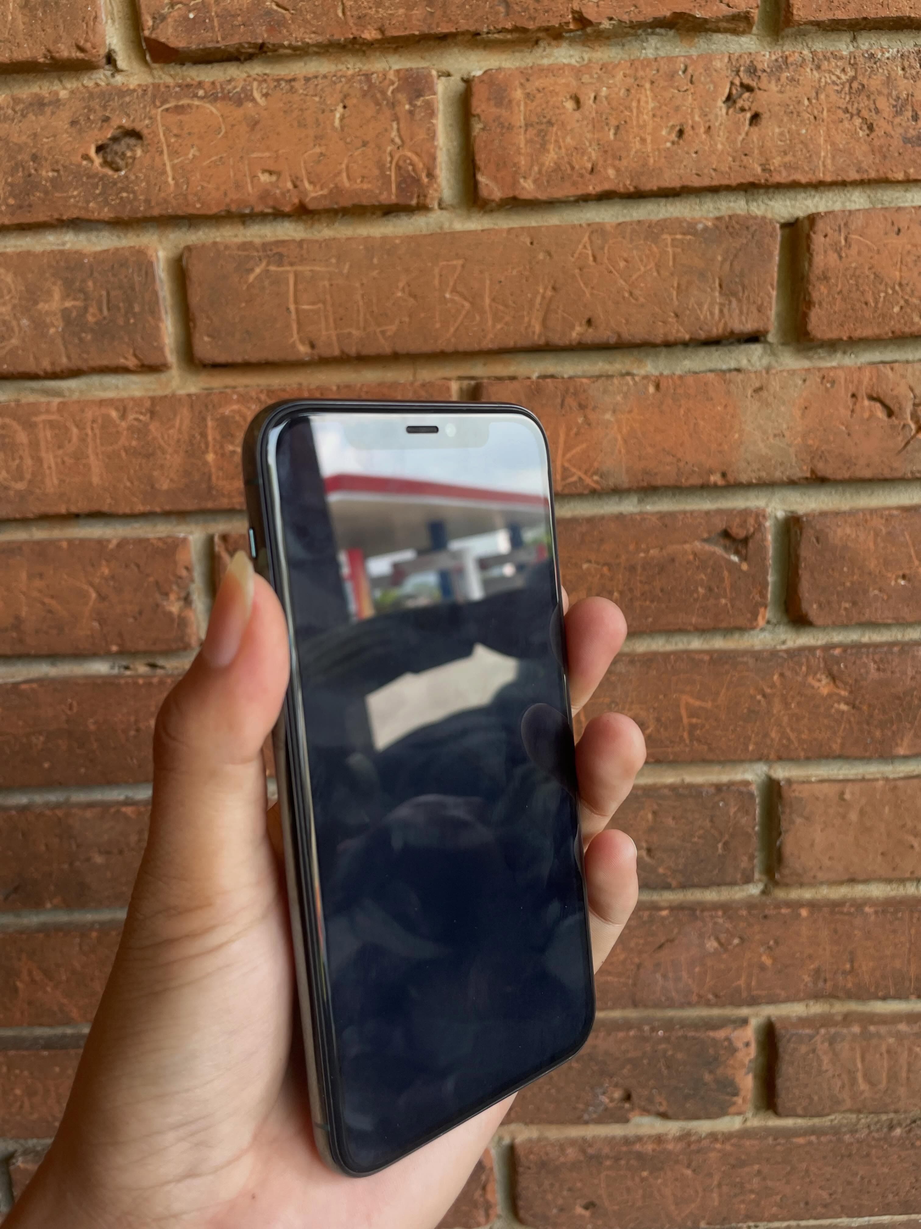 iPhone 11 Pro view 3